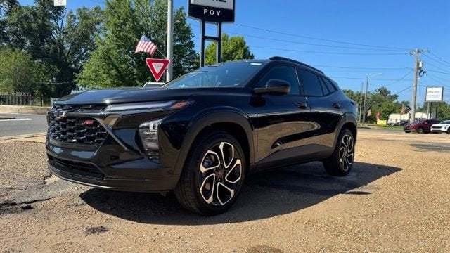 2026 Chevrolet Trax 2RS in Mosaic Black Metallic — front three-quarter view